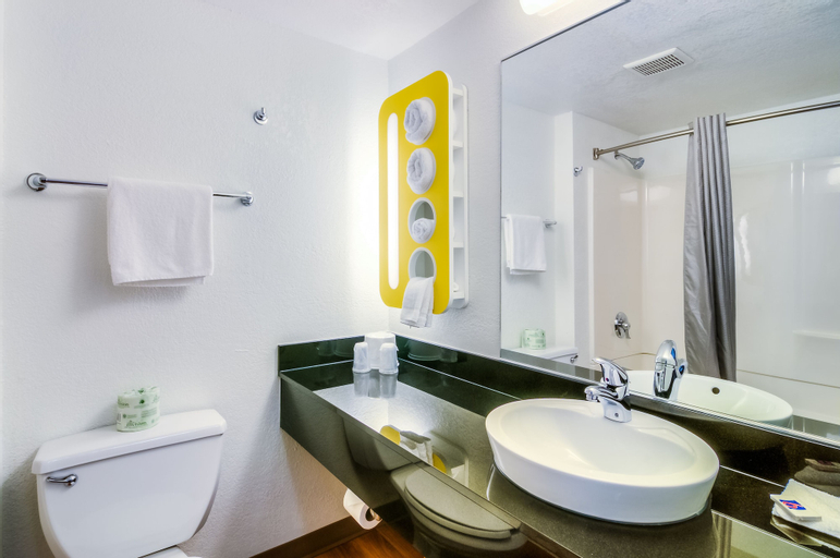 Bathroom 11