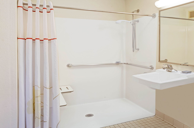 Bathroom 18
