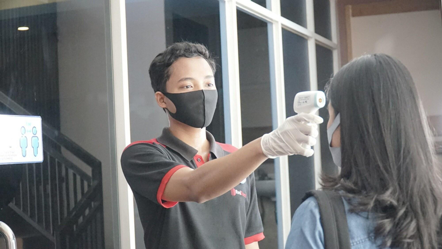 RedDoorz Plus @ Sawah Besar, Central Jakarta