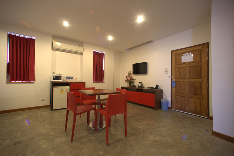 J2 Hotel, Mae Sot