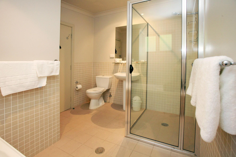 Bathroom 4, The Bank Guesthouse, Greater Taree