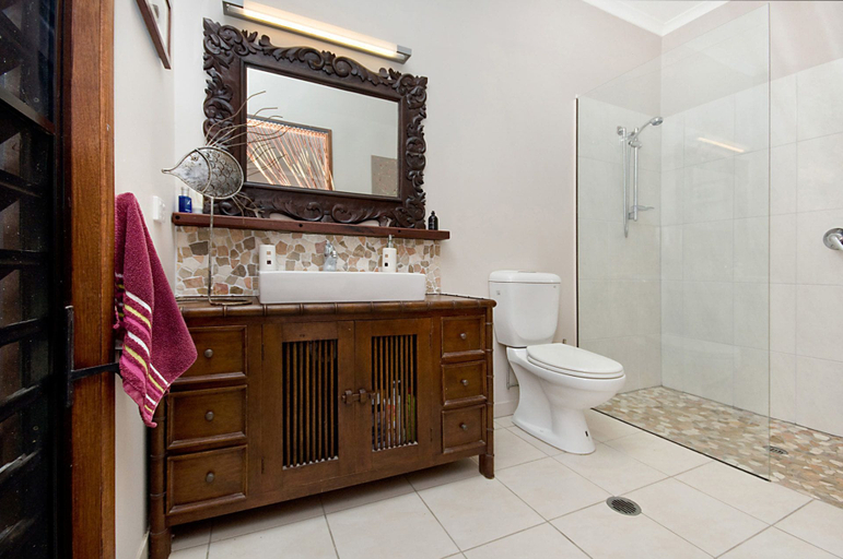 Bathroom 4, Banyak Villa, Magnetic Island