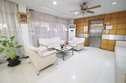 Navanakorn Golden View, Khlong Luang
