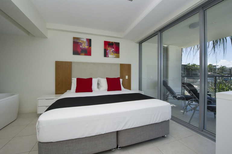 Bedroom 2, Blue on Blue Apartment 914, Magnetic Island