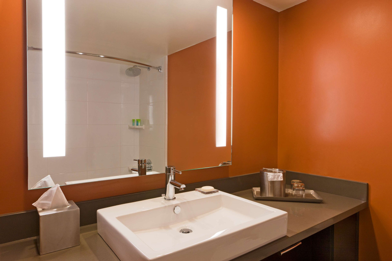 Bathroom 21