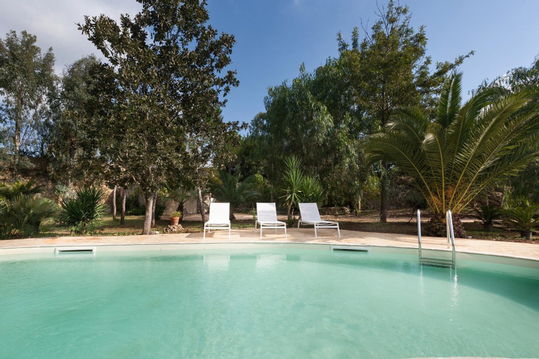 Villa Aura, Lecce