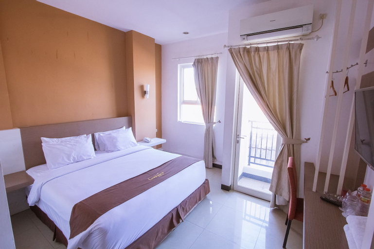 Luxpoint Hotel Surabaya, Surabaya