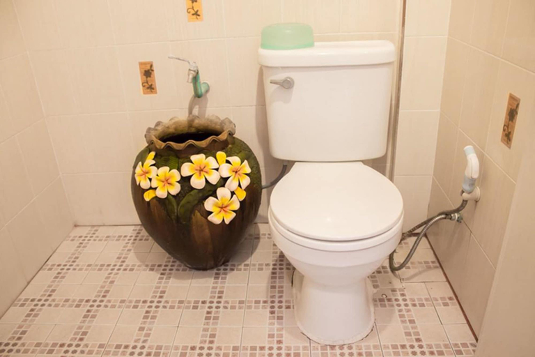 Bathroom 3, Ban Leelawadee Guesthouse, Muang Rayong