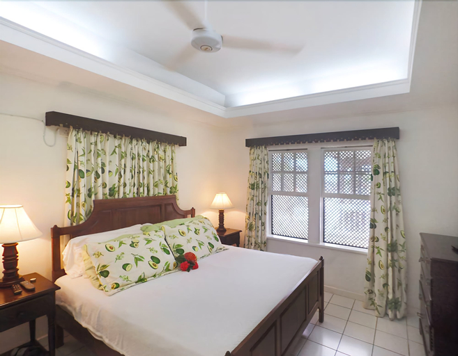 Sea Spray 50 Steps to the Sea, Silver Sands, 3 BR,