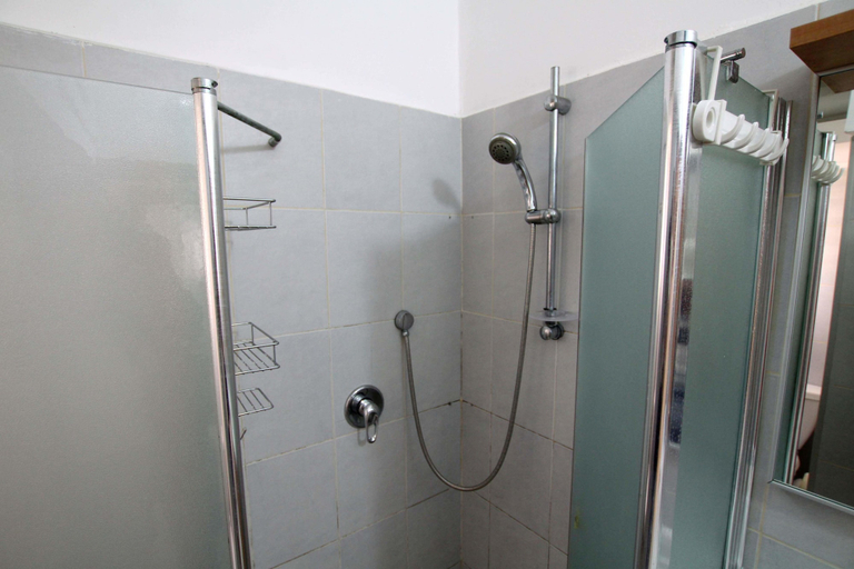 Bathroom 3, Arendalzrail Apartments-Jerusalem St. 12