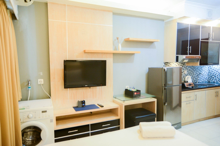 Simply Studio Maple Park Apartment with City View By Travelio, North Jakarta