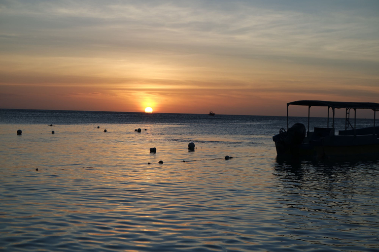 West Bay Colonial, Roatán