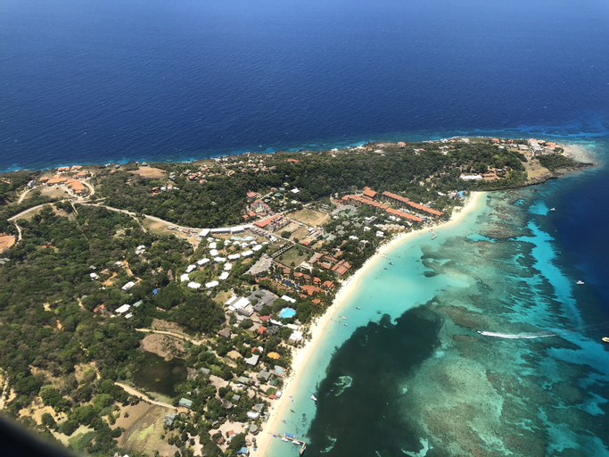 West Bay Colonial, Roatán
