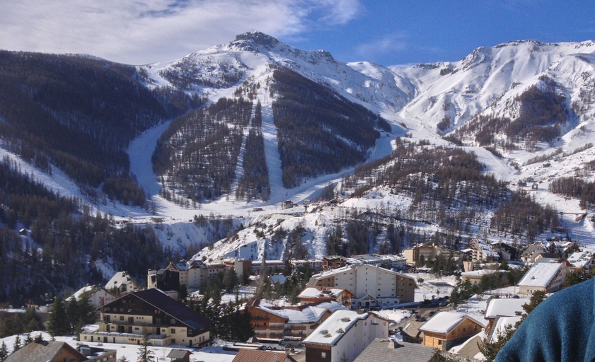 Exterior & Views 2, Apartment in Auron with Pool  Ski Shuttle, Alpes-Maritimes