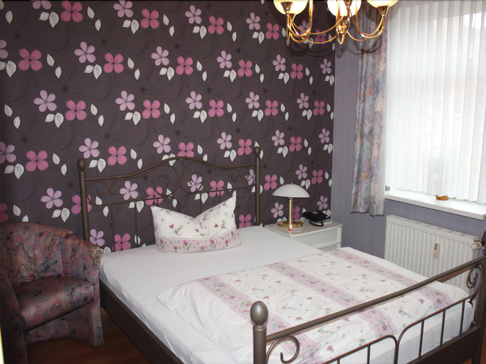 Bedroom 3, Hotel Sophien-Cafe, Leer