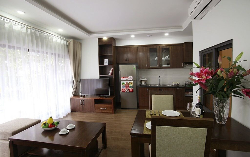 Poonsa Tran Thai Tong, Cầu Giấy