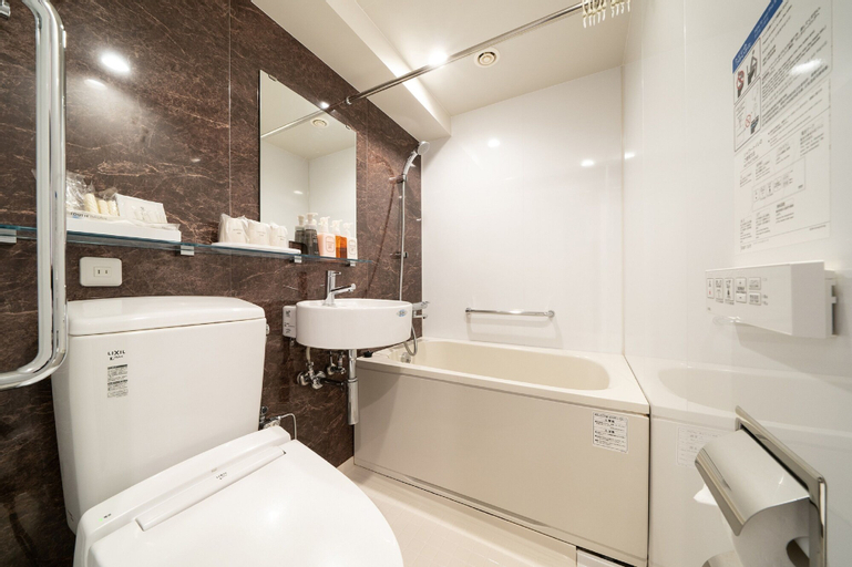 Bathroom 14