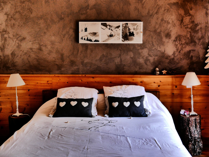 Bedroom 5, Chez Mamie Anna, Savoie