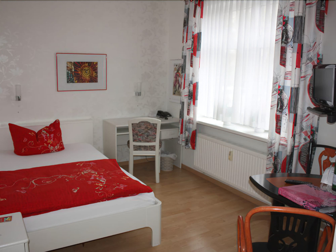 Bedroom 4, Hotel Sophien-Cafe, Leer