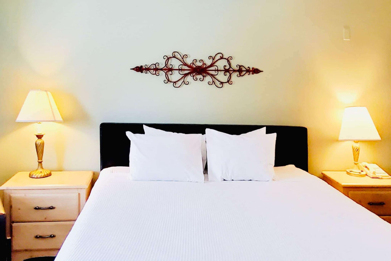 Travelodge by Wyndham Big Bear Lake CA, San Bernardino