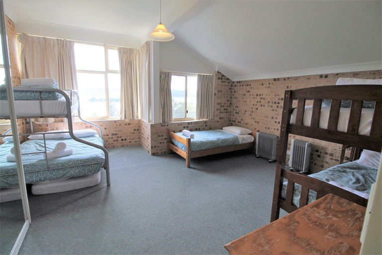 Bedroom 3, Twin Seasons 4 - Lake and Mountain Views, Snowy River