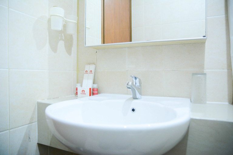 Simply Studio Maple Park Apartment with City View By Travelio, North Jakarta