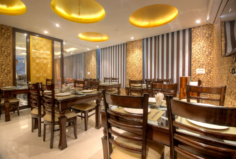 Food & Drinks 5, HOTEL PARAGON SUITES, West