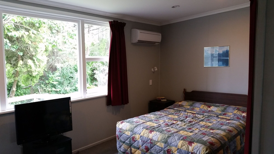 Bedroom 4, Mahoe Motel, Ruapehu