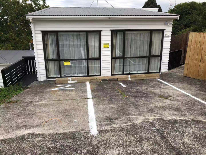 Exterior & Views, Takapuna Central Spacious & New Home 3, Waitakere