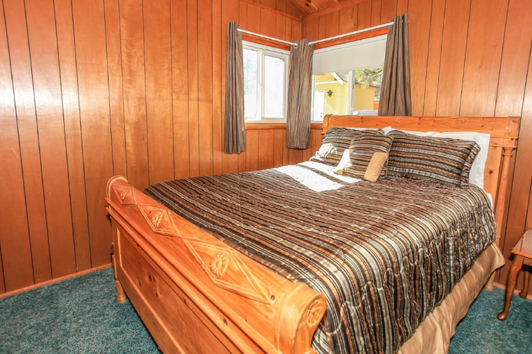 Bedroom 2, Mountain Memories, San Bernardino