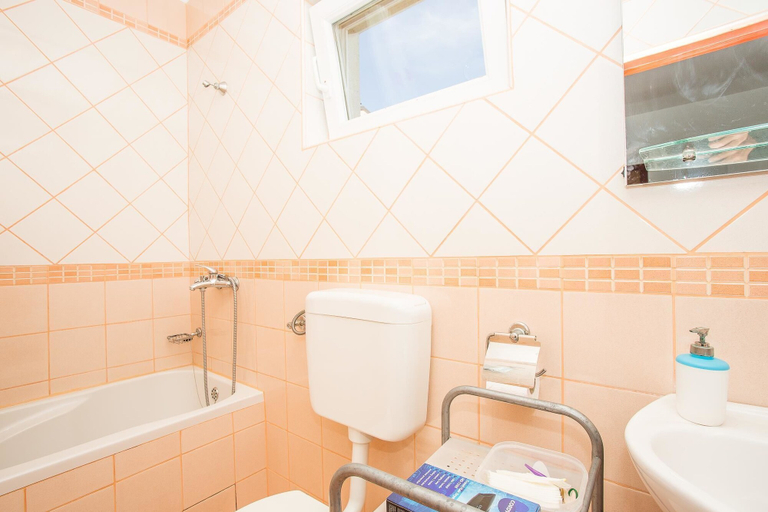 Bathroom 3, Apartments Biondić / One Bedroom A2+1 D, Senj