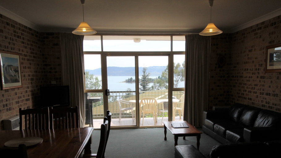 Others 5, Twin Seasons 4 - Lake and Mountain Views, Snowy River