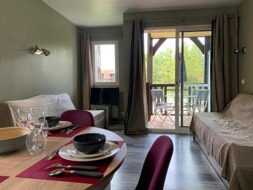 Douchka - Appartement Piscine Parking -, Calvados