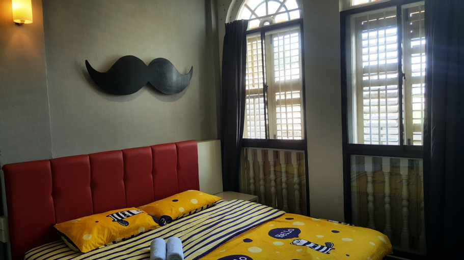 Moustachz Hauze, Pulau Penang