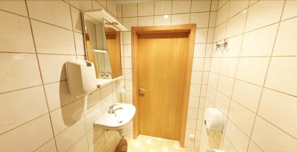Bathroom 3, Fortuna Hostel, Vilniaus