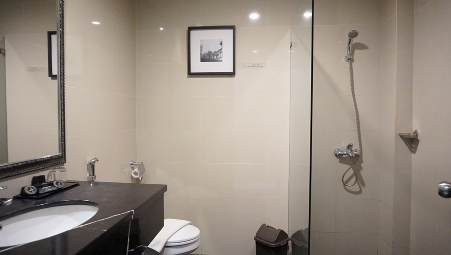 Bathroom 17