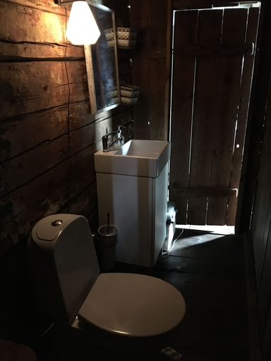 Bathroom 5, Vita Krala, Hallsberg