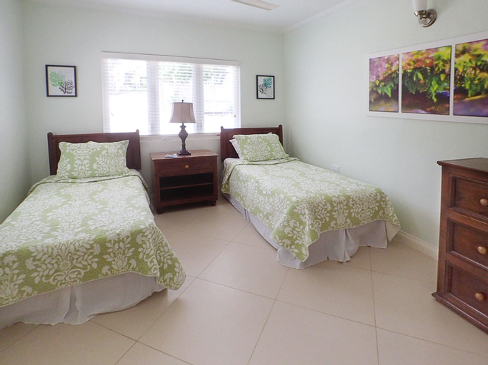 Je Suis Content, Silver Sands 3BR,