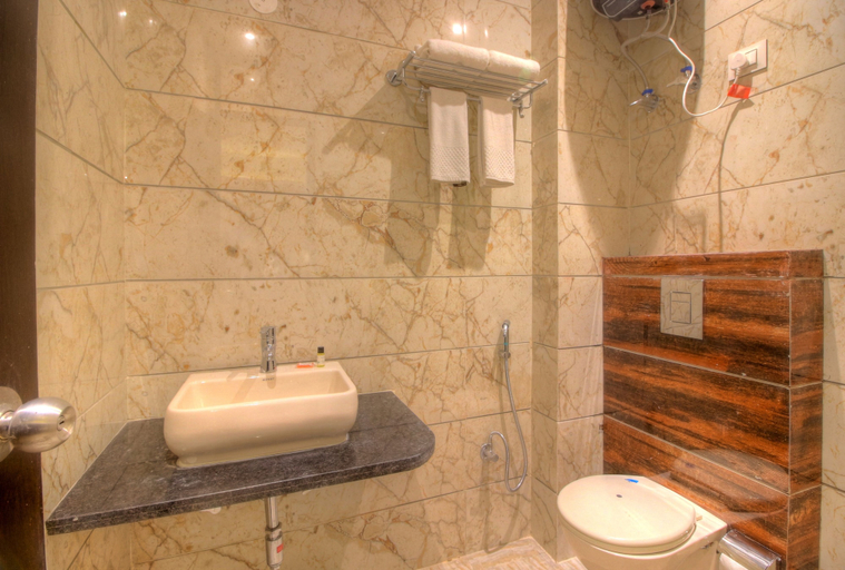 Bathroom 4, Hotel Paragon Suites Delhi Airport, Delhi
