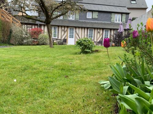 Apple & Cherry Tree cottages, Calvados