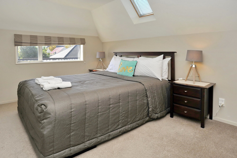 Bedroom 3, Regent's Villa, Christchurch