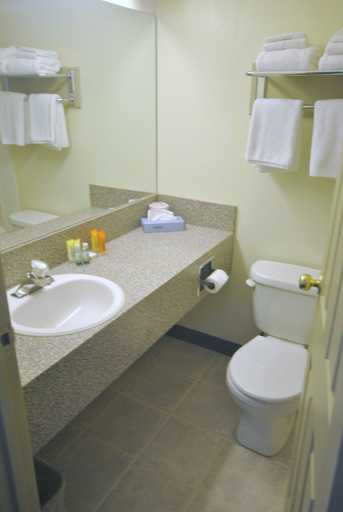 Bathroom 5, Wheatland Hotel, Division No. 5