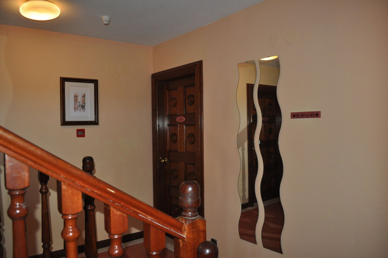 Public Area 2, H Pelayo Isla Auto Check-In Rooms, Cantabria