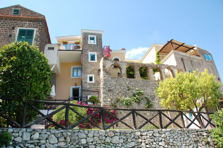 Villarena Relais, Napoli