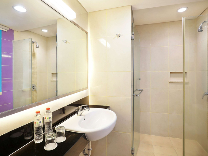 Bathroom 15
