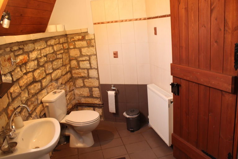Bathroom 4, Theasis Igloo, Epirus