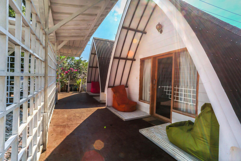 Exterior & Views 1, OYO 1544 Ozzy Cottage & Bungalow, Lombok
