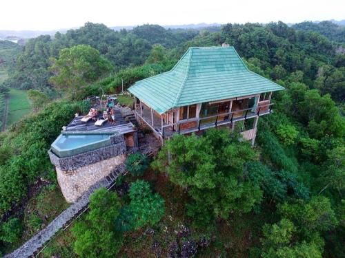 Batu Hill Villa, Pacitan