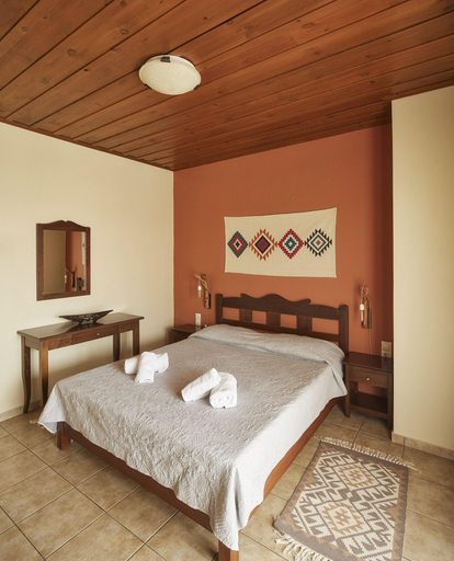 Bedroom 5, Earino, Crete