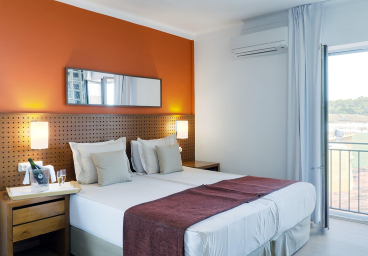 Bedroom 3, AATU, Girona